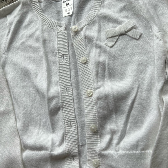 Bundle of 4 girls tops, like new condition 4T/5T plus 3 bonus. - Picture 7 of 17